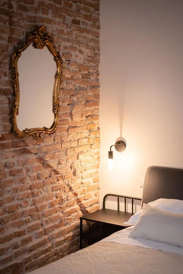 Becket Verona Flat