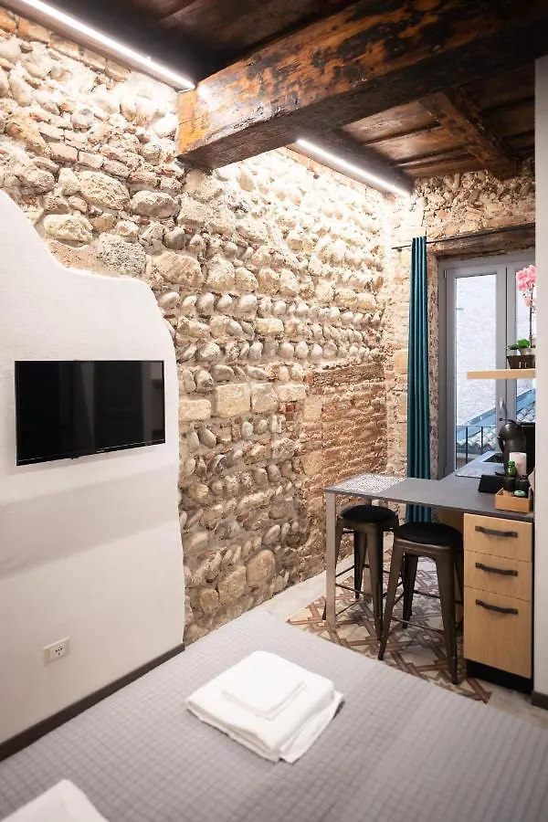 Becket Verona Flat 0*,  Italy