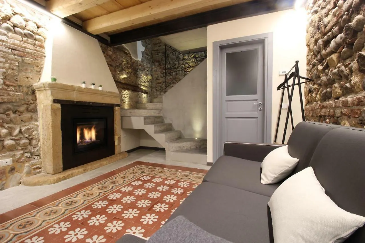 Becket Verona Flat